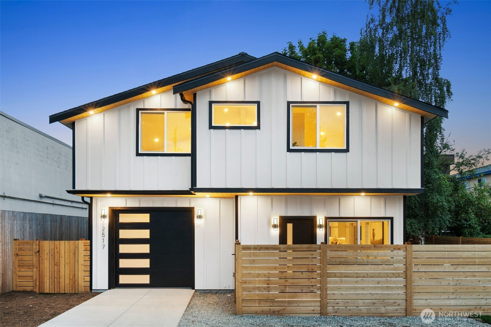 12517 Phinney Avenue N, Seattle, WA 98133