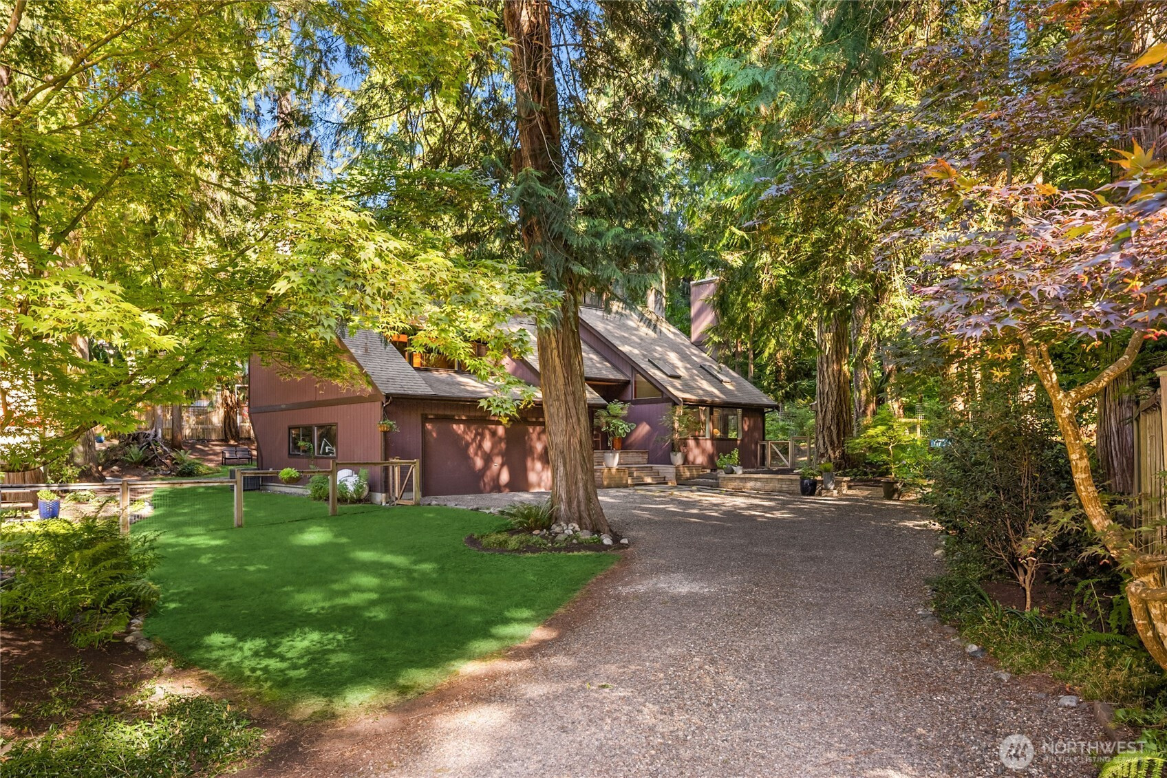8750 Woodbank Drive NE, Bainbridge Island, WA 98110
