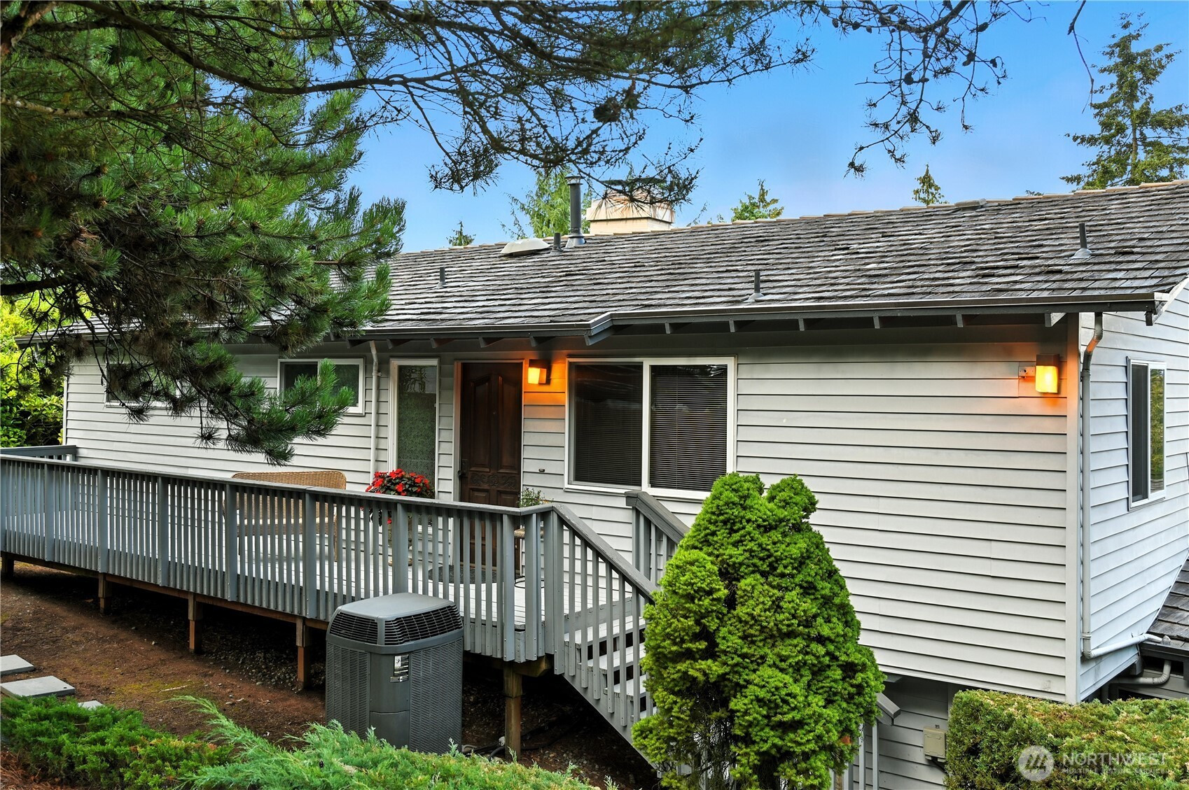 5418 NE 200th Place, Lake Forest Park, WA 98155