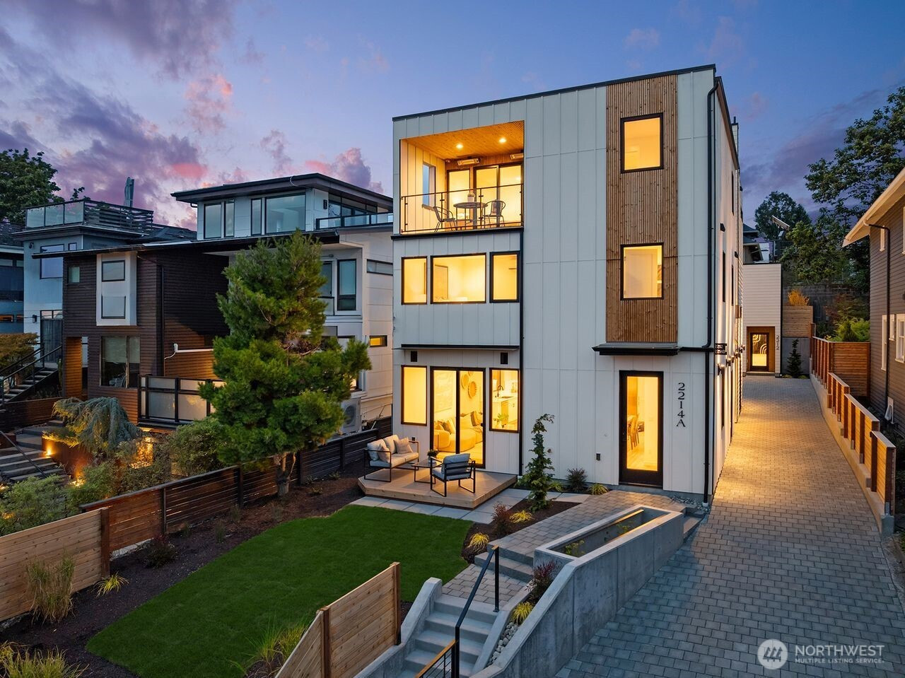 2214 Broadway E, Seattle, WA 98102