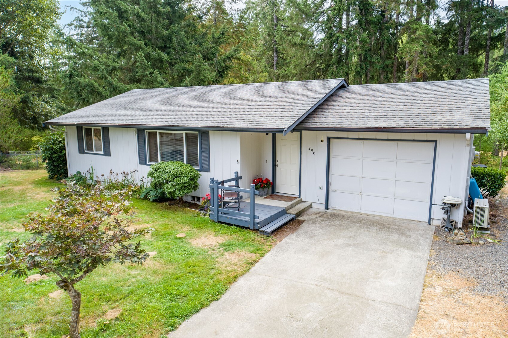 250 E North Lake Drive, Shelton, WA 98584