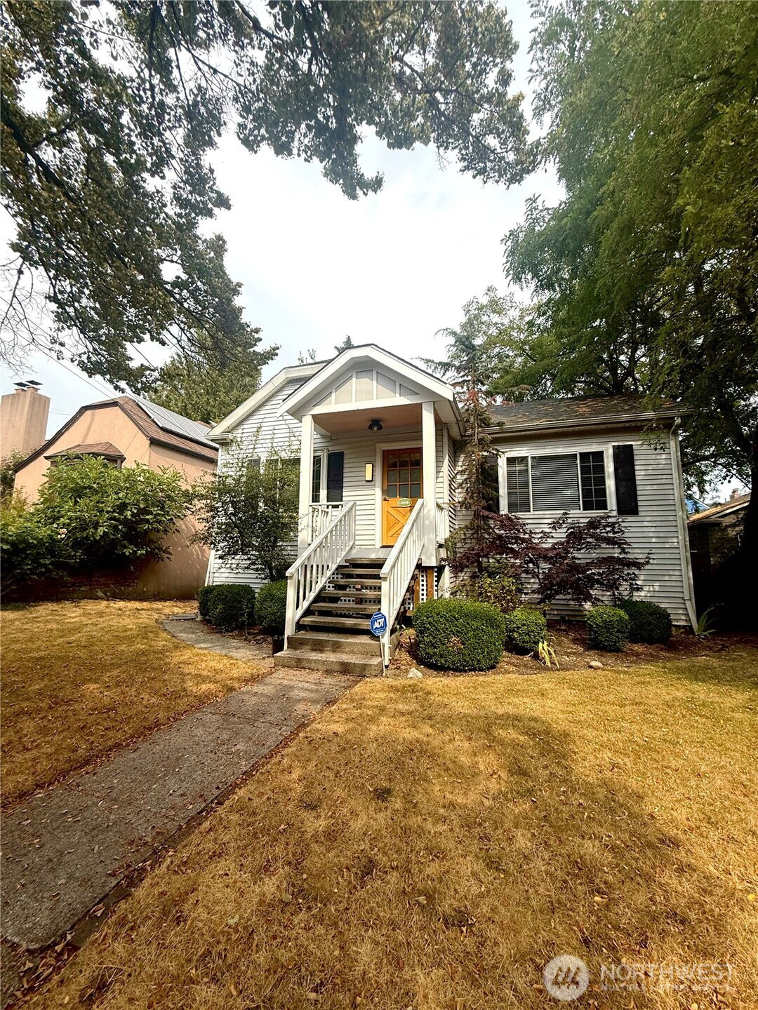 8008 Roosevelt Way NE, Seattle, WA 98115