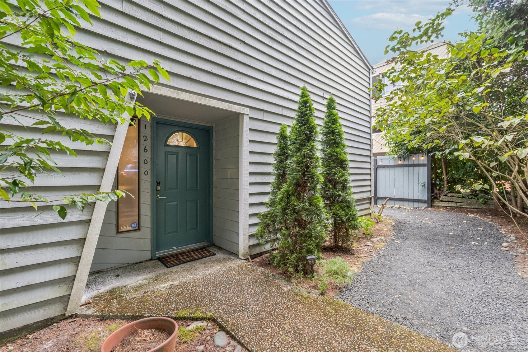 12600 SE 42nd Street, Bellevue, WA 98006