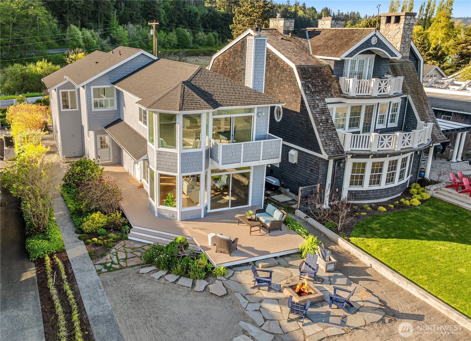 1882 Shore Avenue, Freeland, WA 98249
