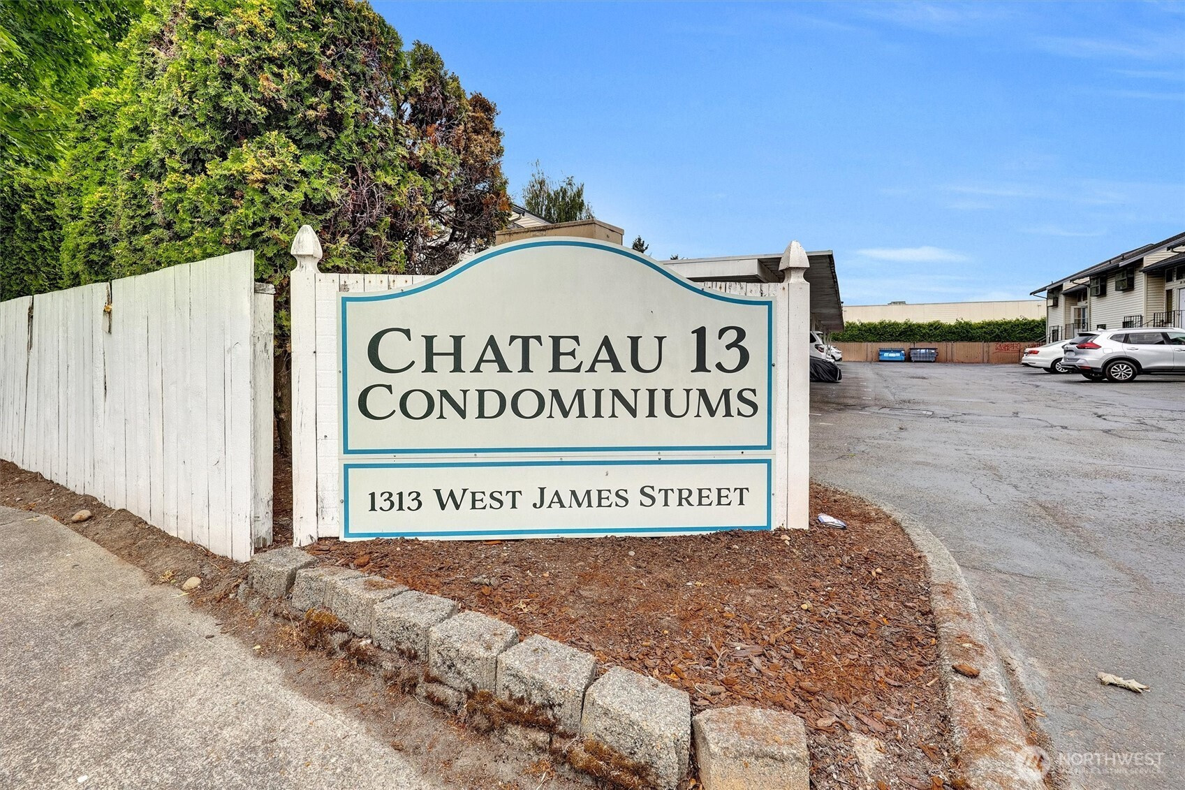 1313 W James Street, Kent, WA 98032