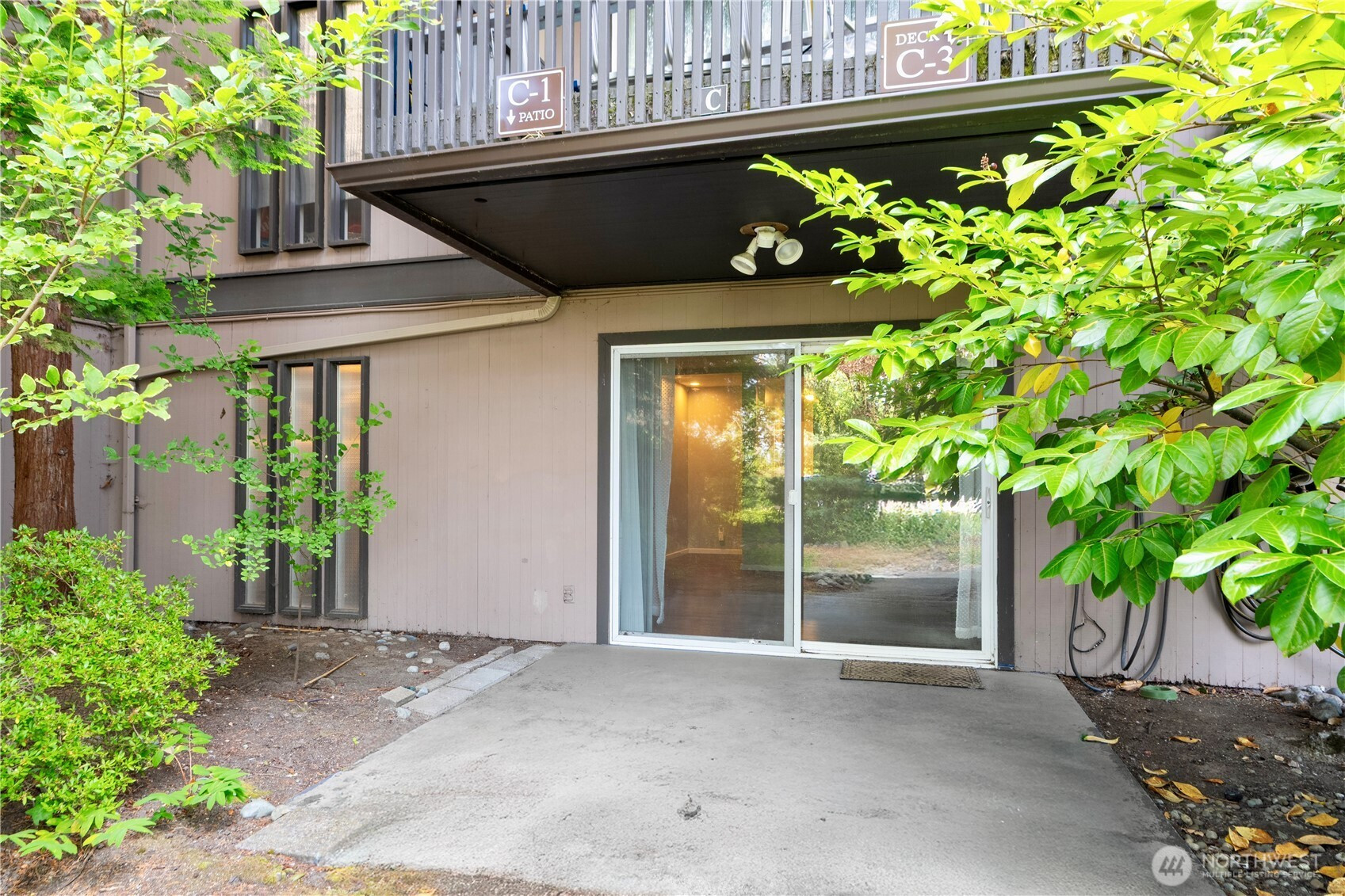 1425 S Puget Drive, Renton, WA 98055