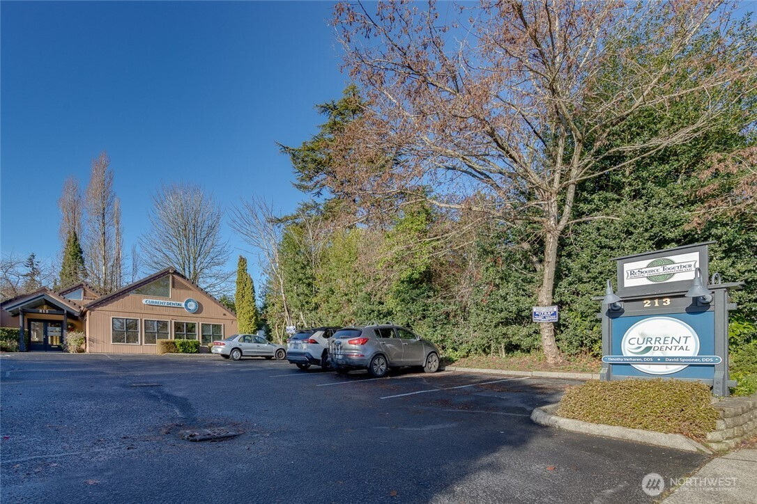 213 N Madison Avenue, Bainbridge Island, WA 98110