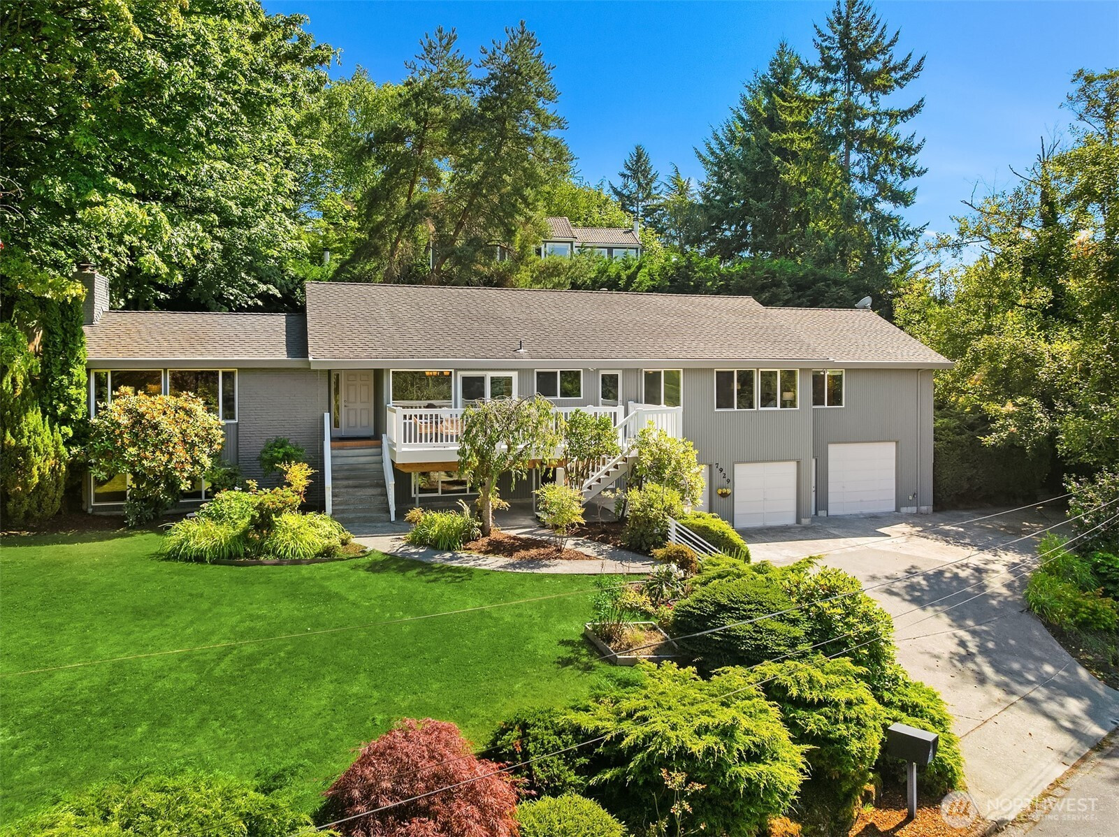 7929 SE 37th Street, Mercer Island, WA 98040