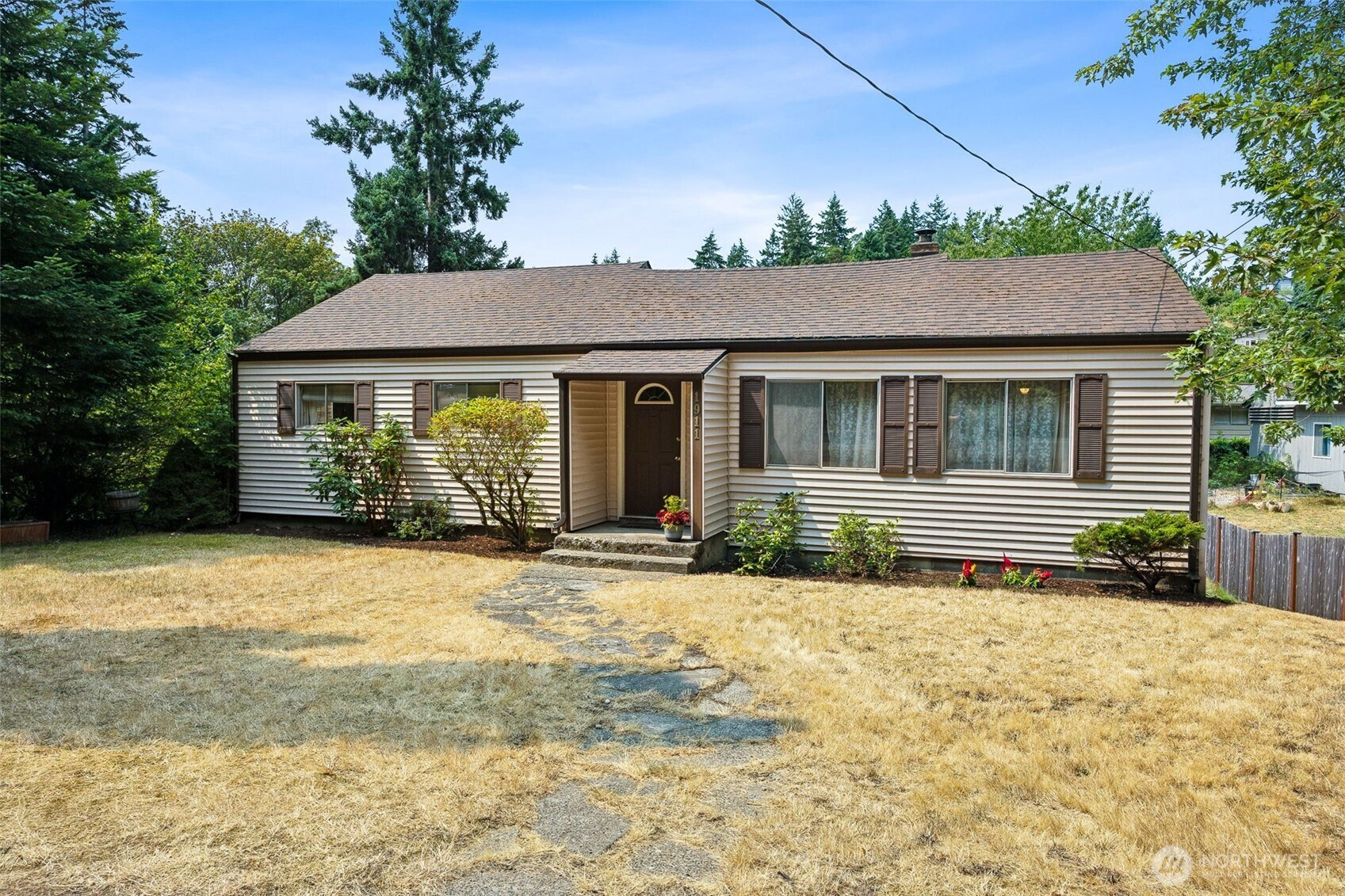 1911 Jacobsen Boulevard NE, Bremerton, WA 98310