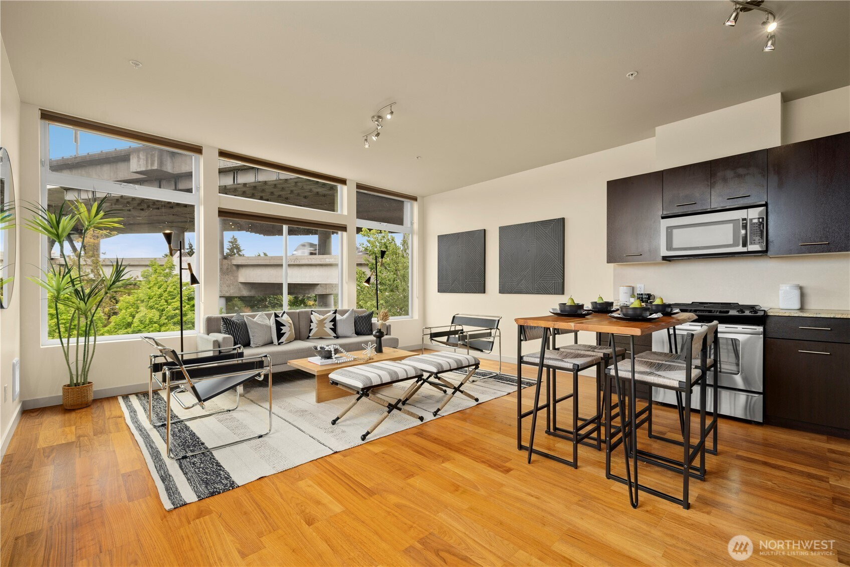 2960 Eastlake Avenue E, Seattle, WA 98102