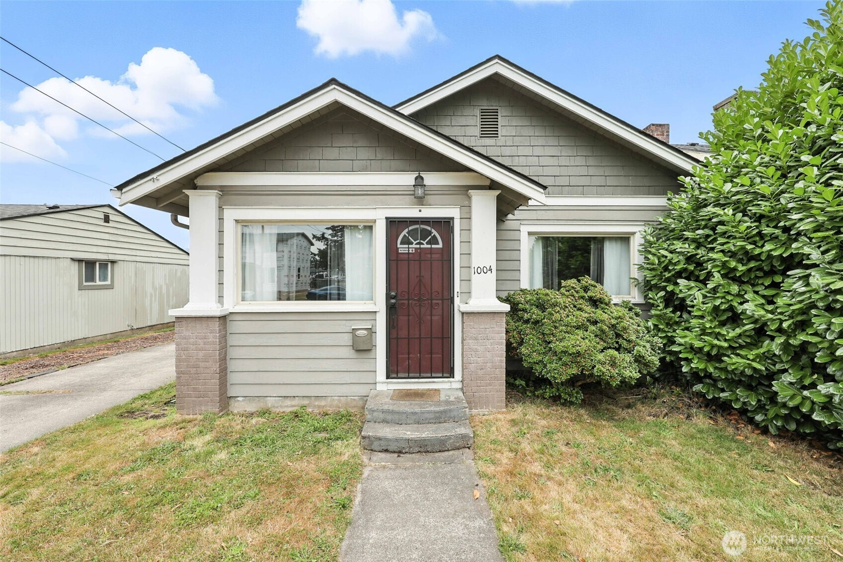 1004 S 5th Avenue, Kelso, WA 98626