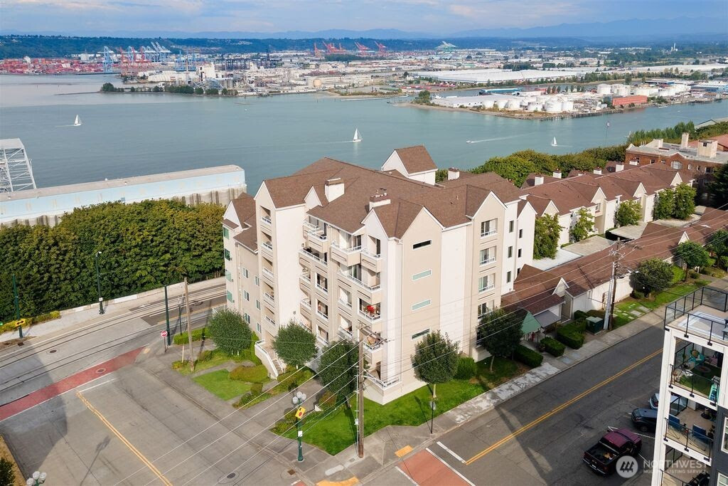 1 Broadway, Tacoma, WA 98402