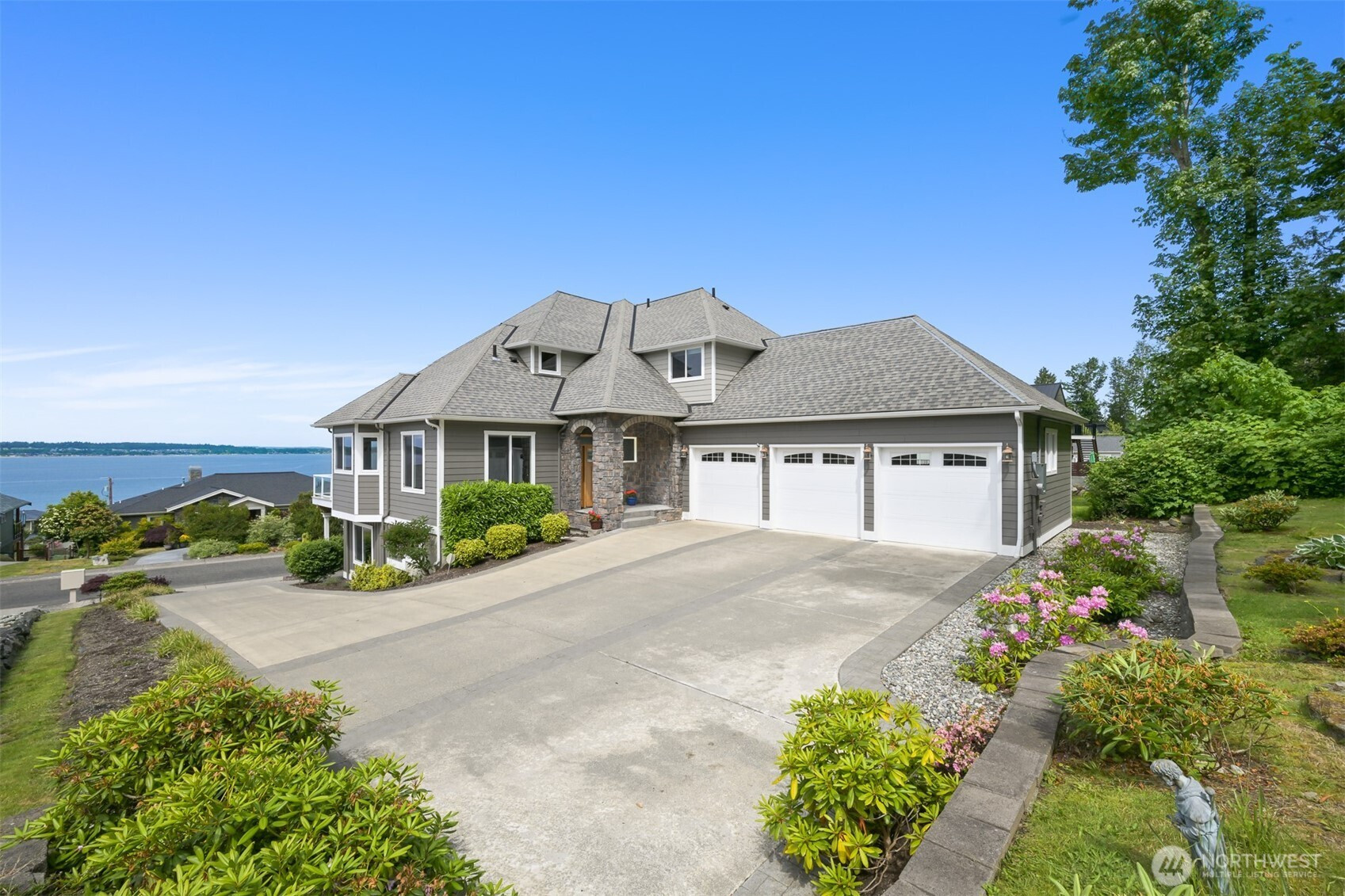 5565 Whitehorn Way, Blaine, WA 98230