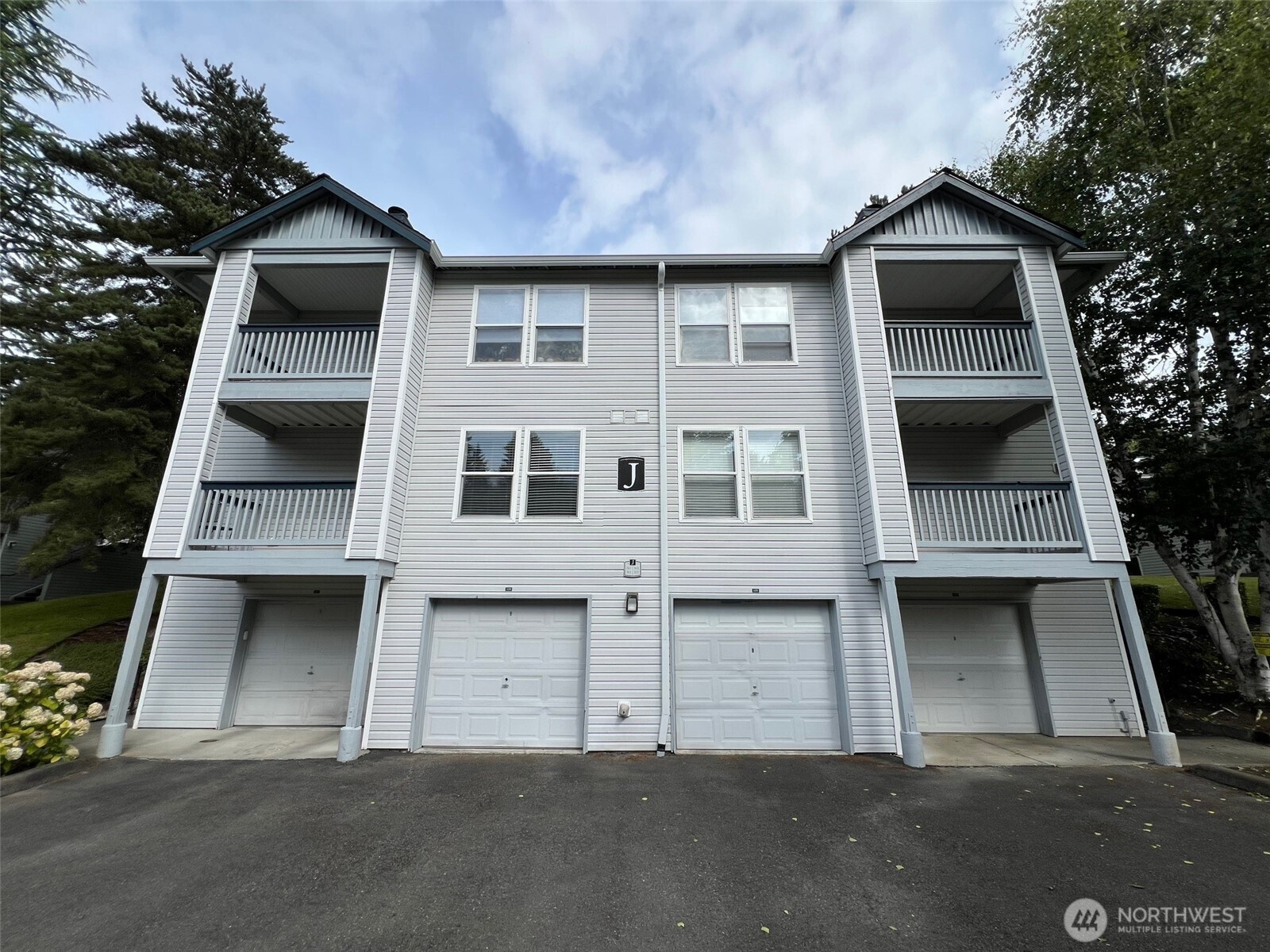 33020 10th Avenue SW, Federal Way, WA 98023