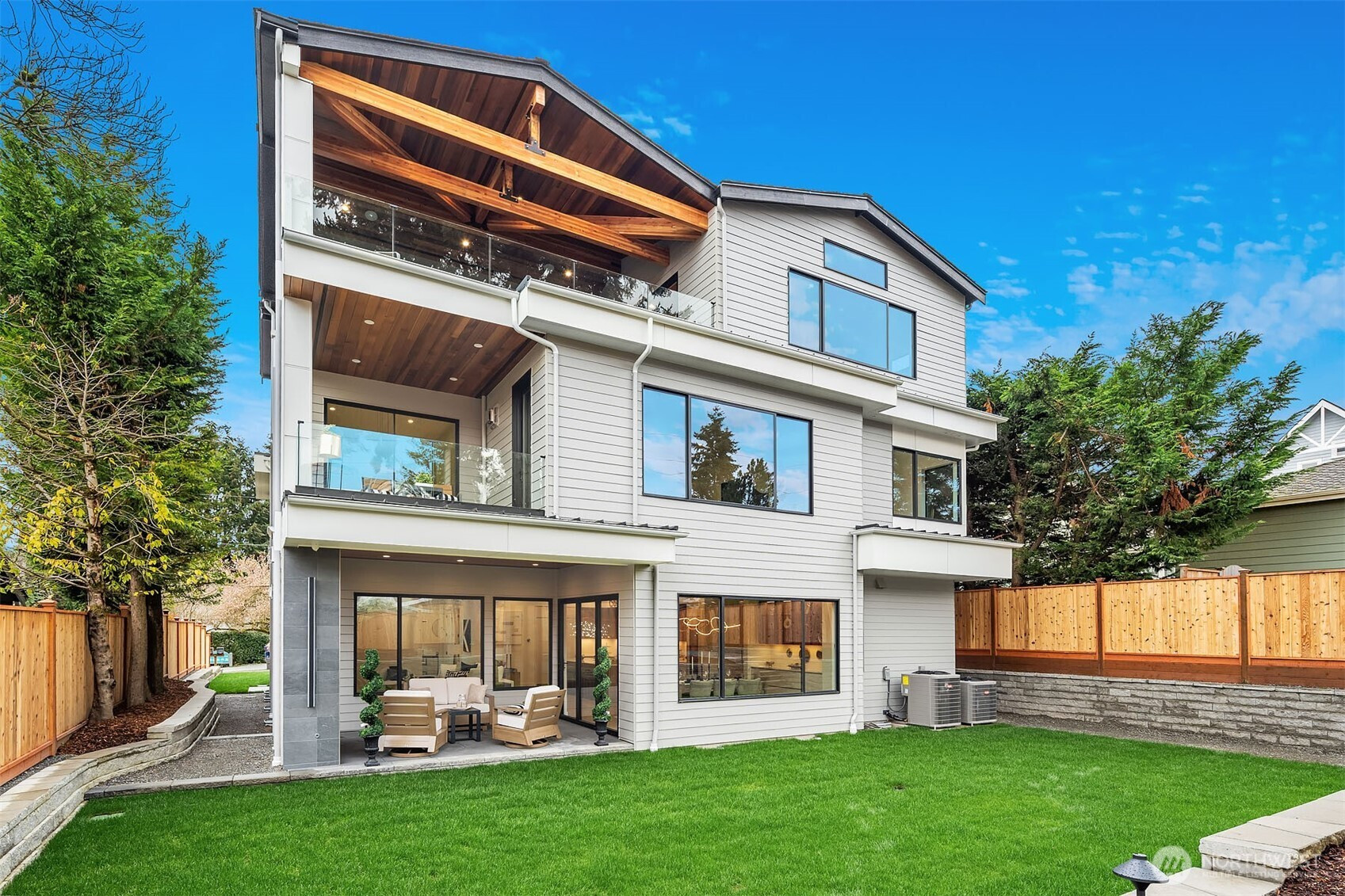 422 98th Avenue NE, Bellevue, WA 98004