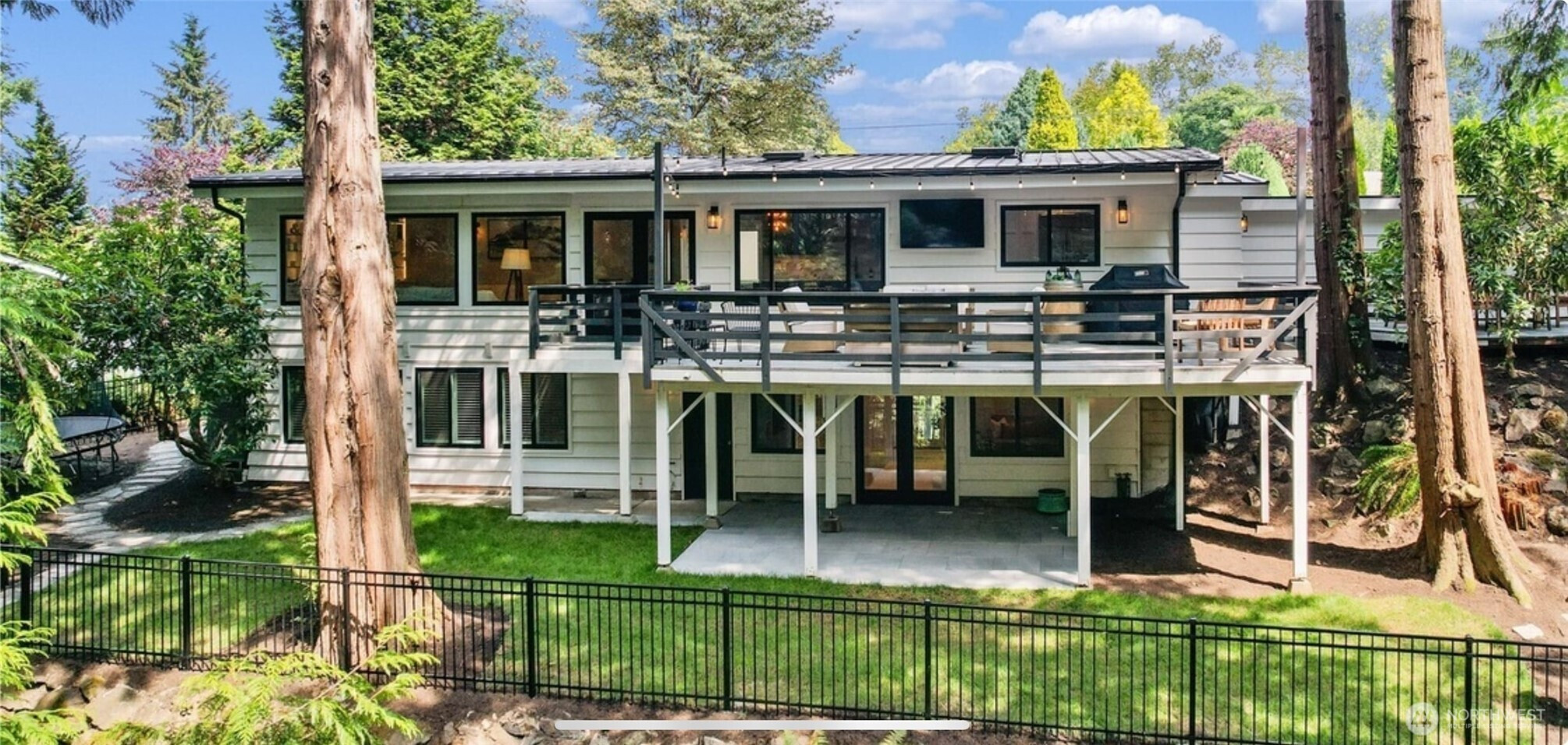 3227 103rd Place NE, Bellevue, WA 98004