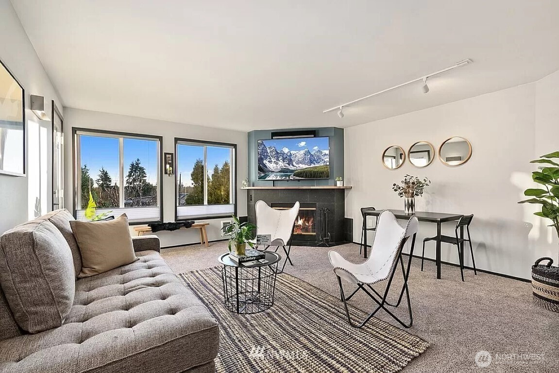 727 N 85th Street, Seattle, WA 98103