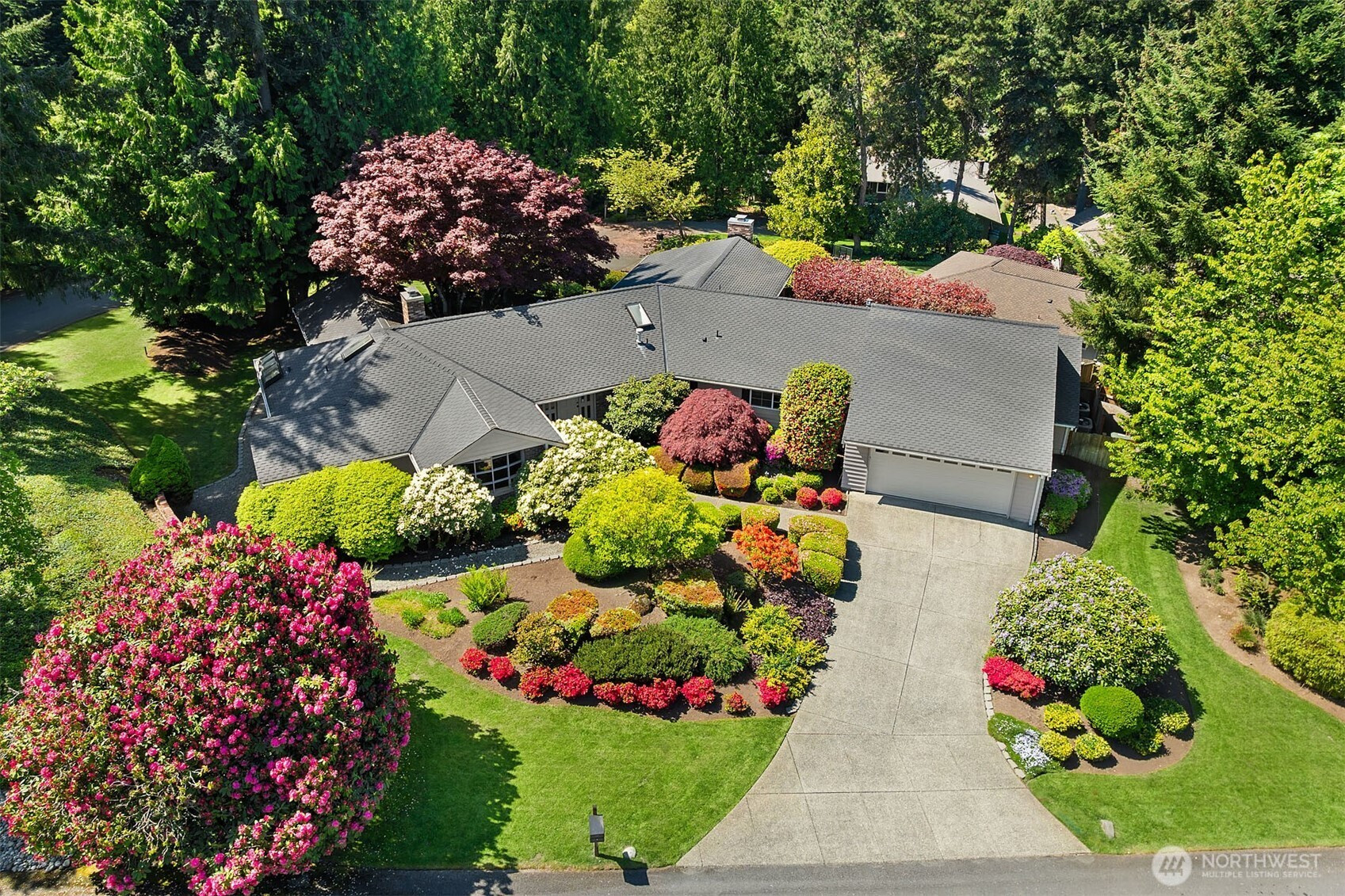 2709 86th Avenue NE, Clyde Hill, WA 98004