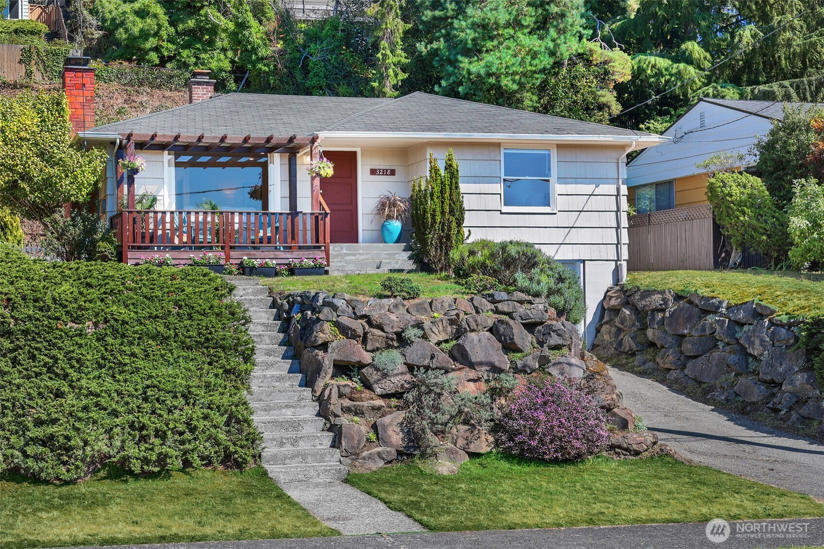 3218 31st Avenue W, Seattle, WA 98199