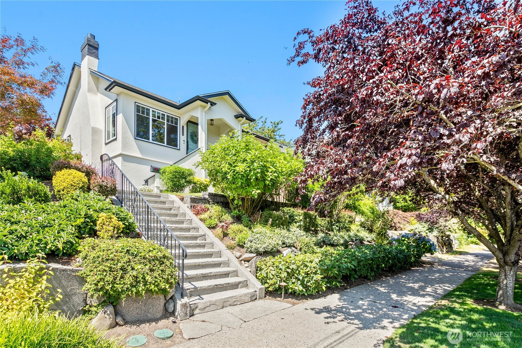 5229 39th Avenue NE, Seattle, WA 98105