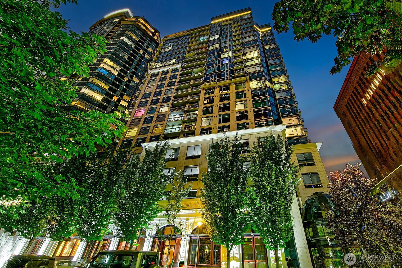 2033 2nd Avenue, Seattle, WA 98121