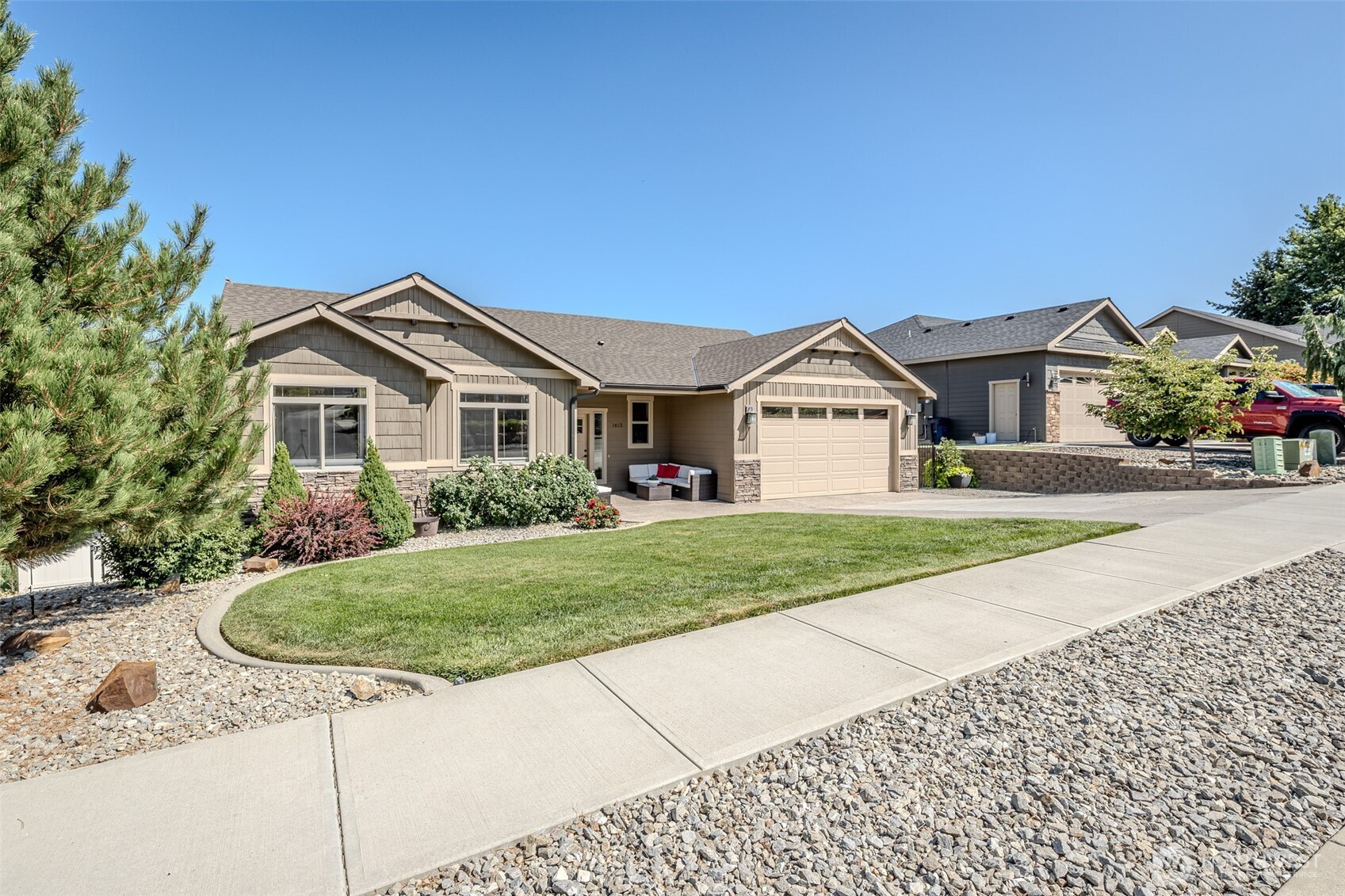 1413 Benoy Avenue, Wenatchee, WA 98801