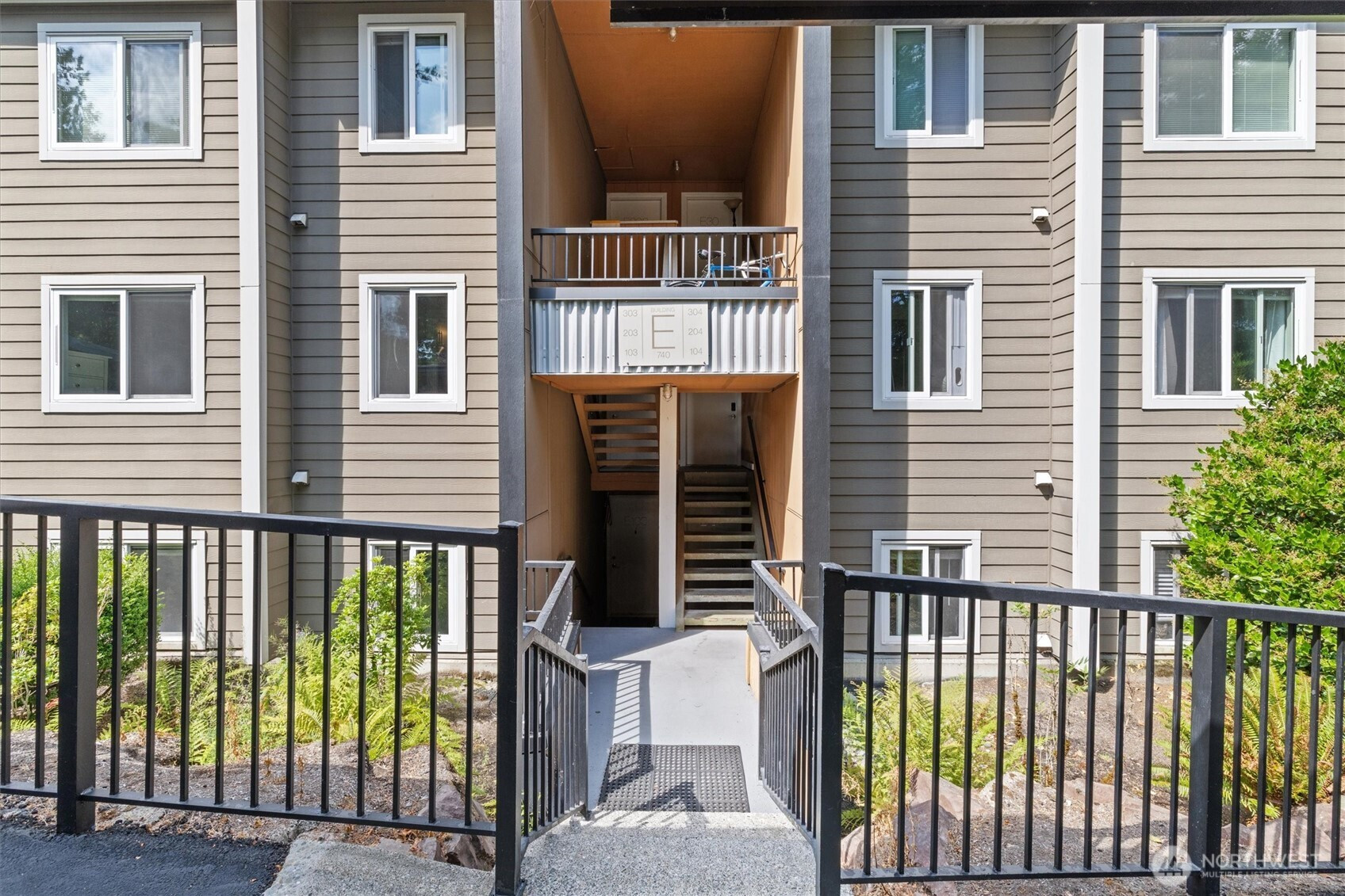 740 Kirkland Circle, Kirkland, WA 98033