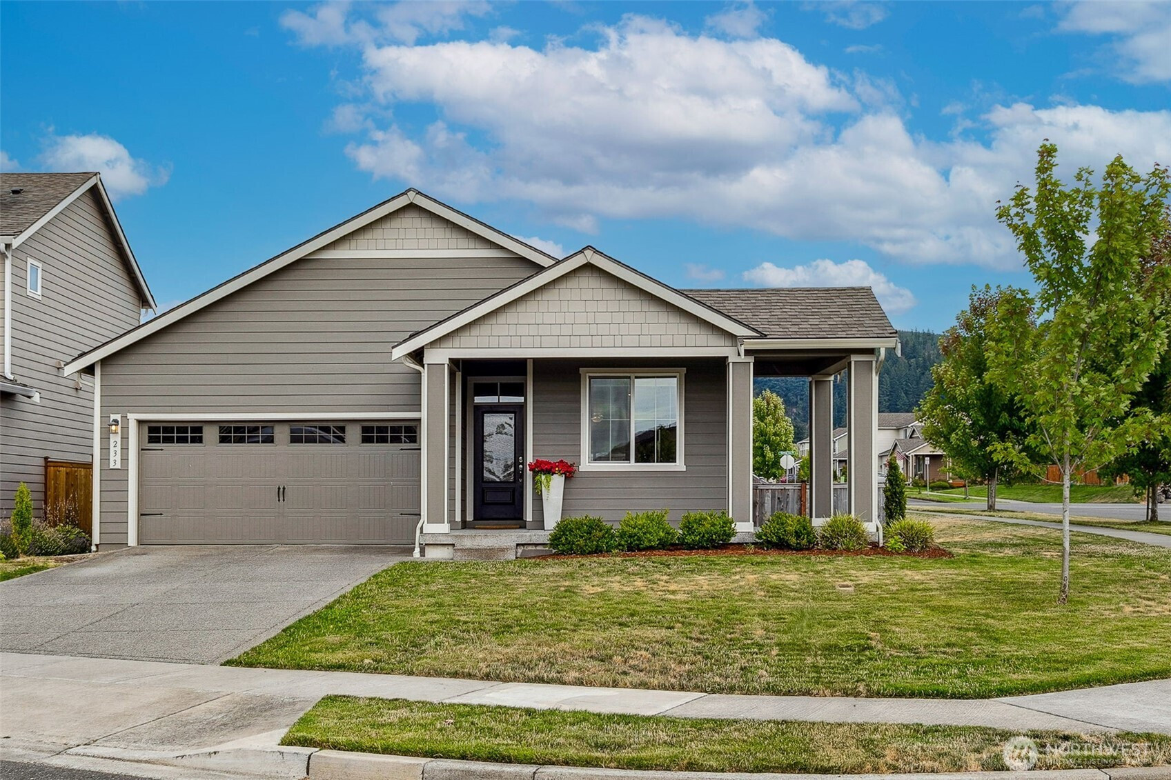 233 Franks Lane N, Enumclaw, WA 98022