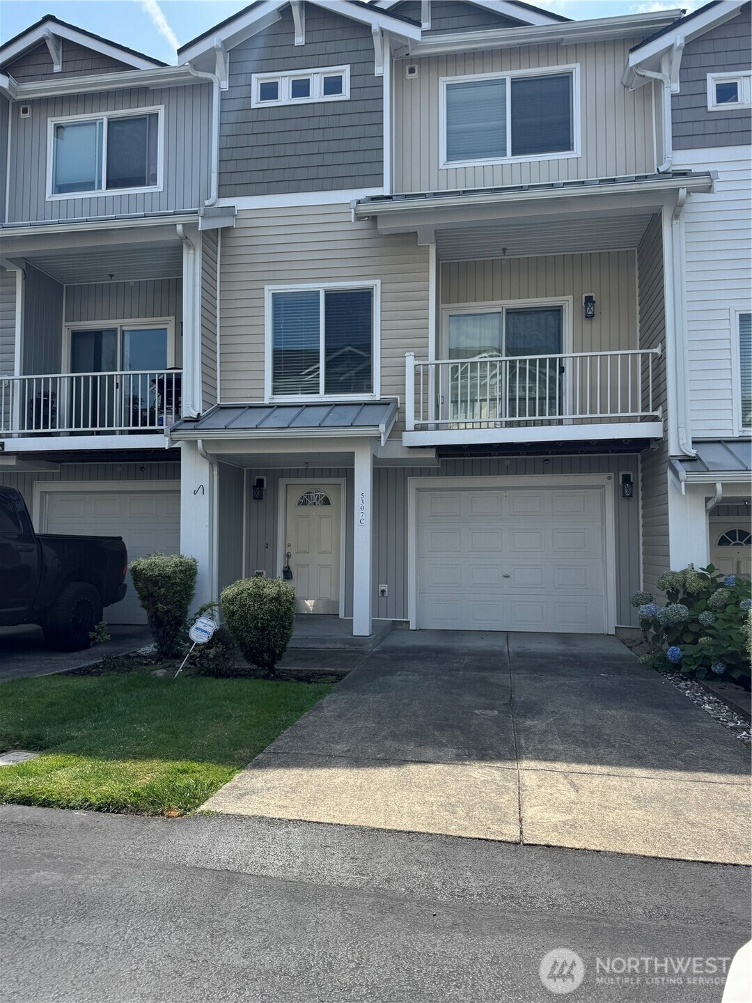 5307 Military Road E, Tacoma, WA 98446