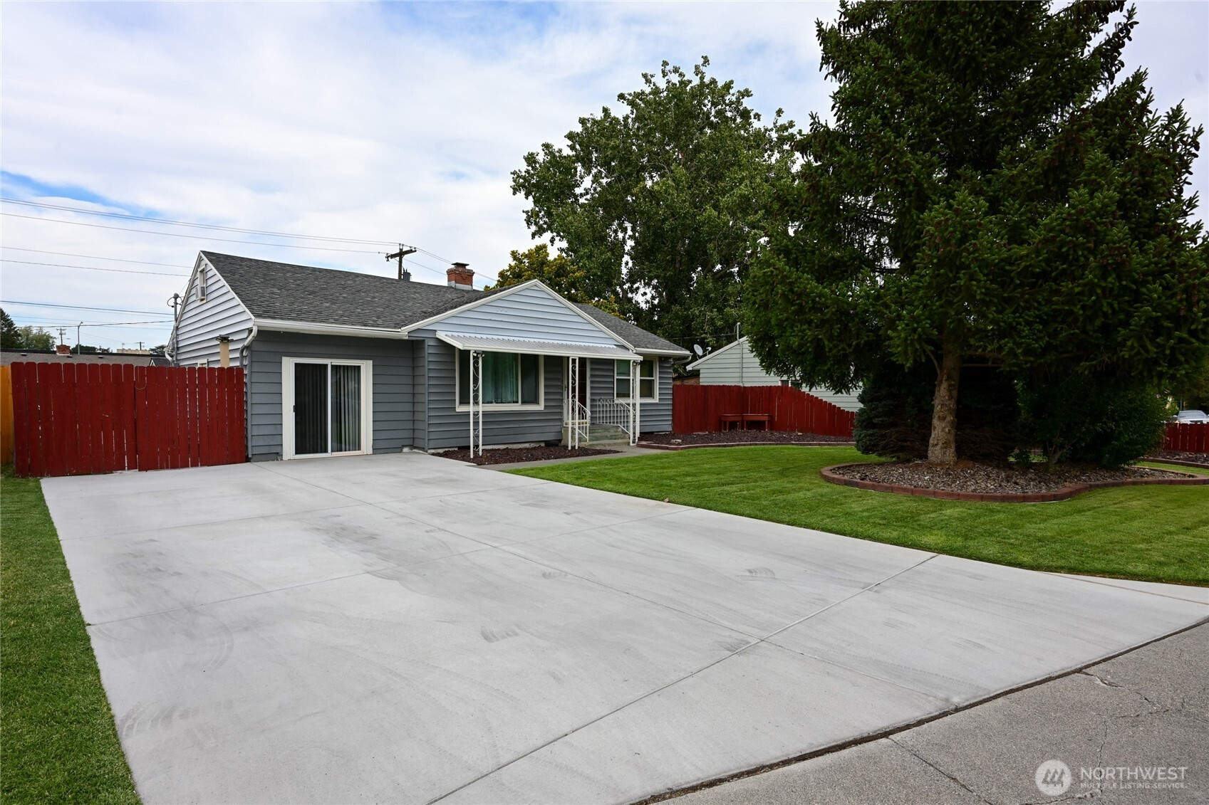 2310 W 1st Avenue, Kennewick, WA 99336
