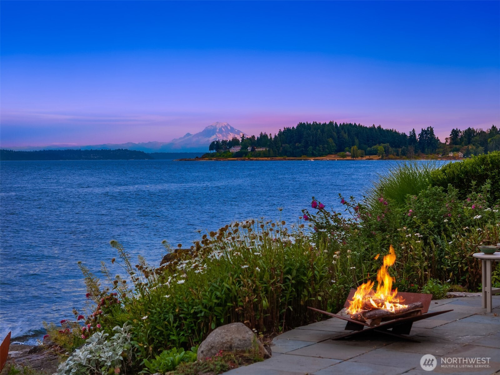 4290 Rockaway Beach Road NE, Bainbridge Island, WA 98110