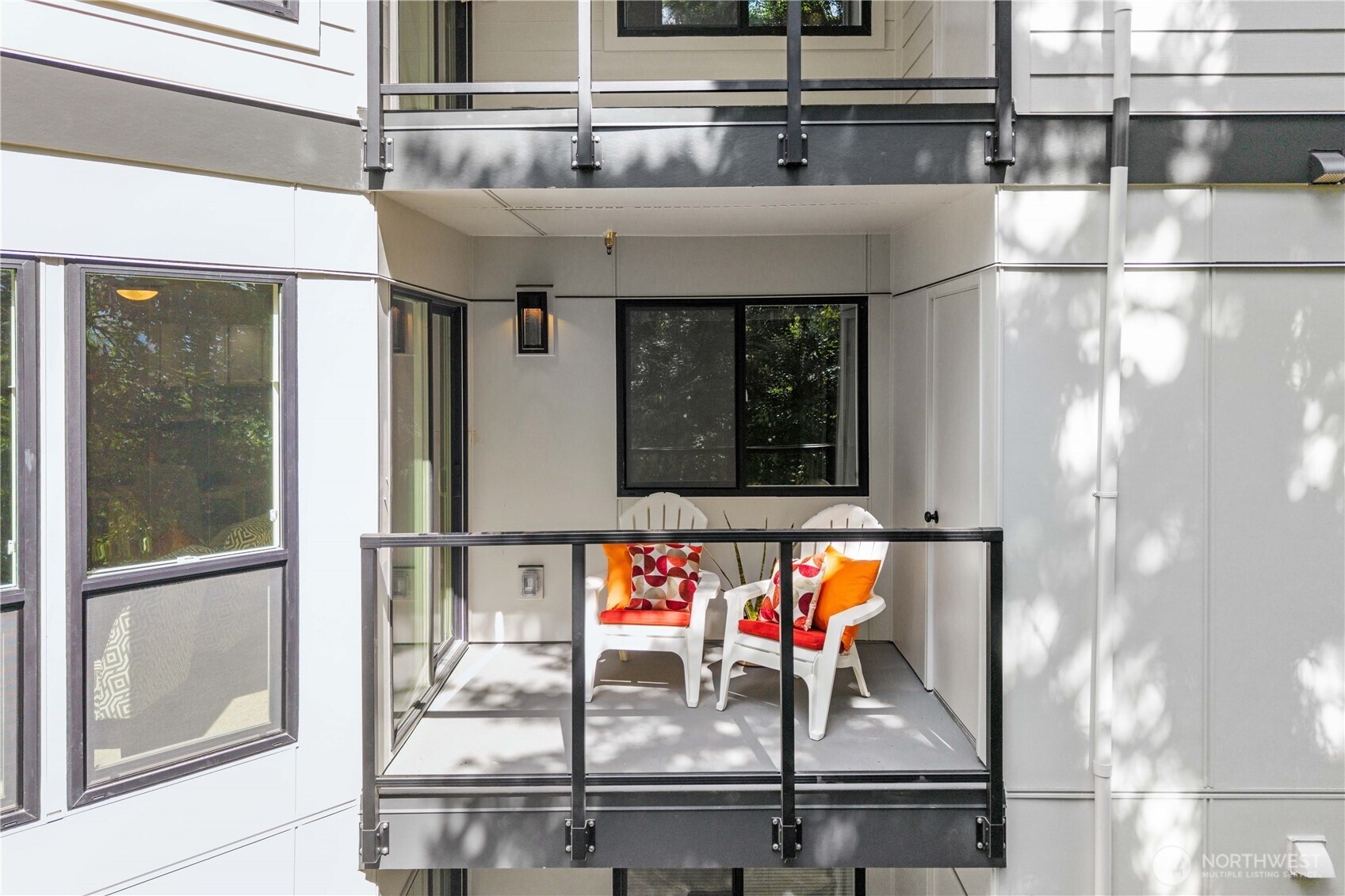 15255 Sunwood Boulevard, Tukwila, WA 98188
