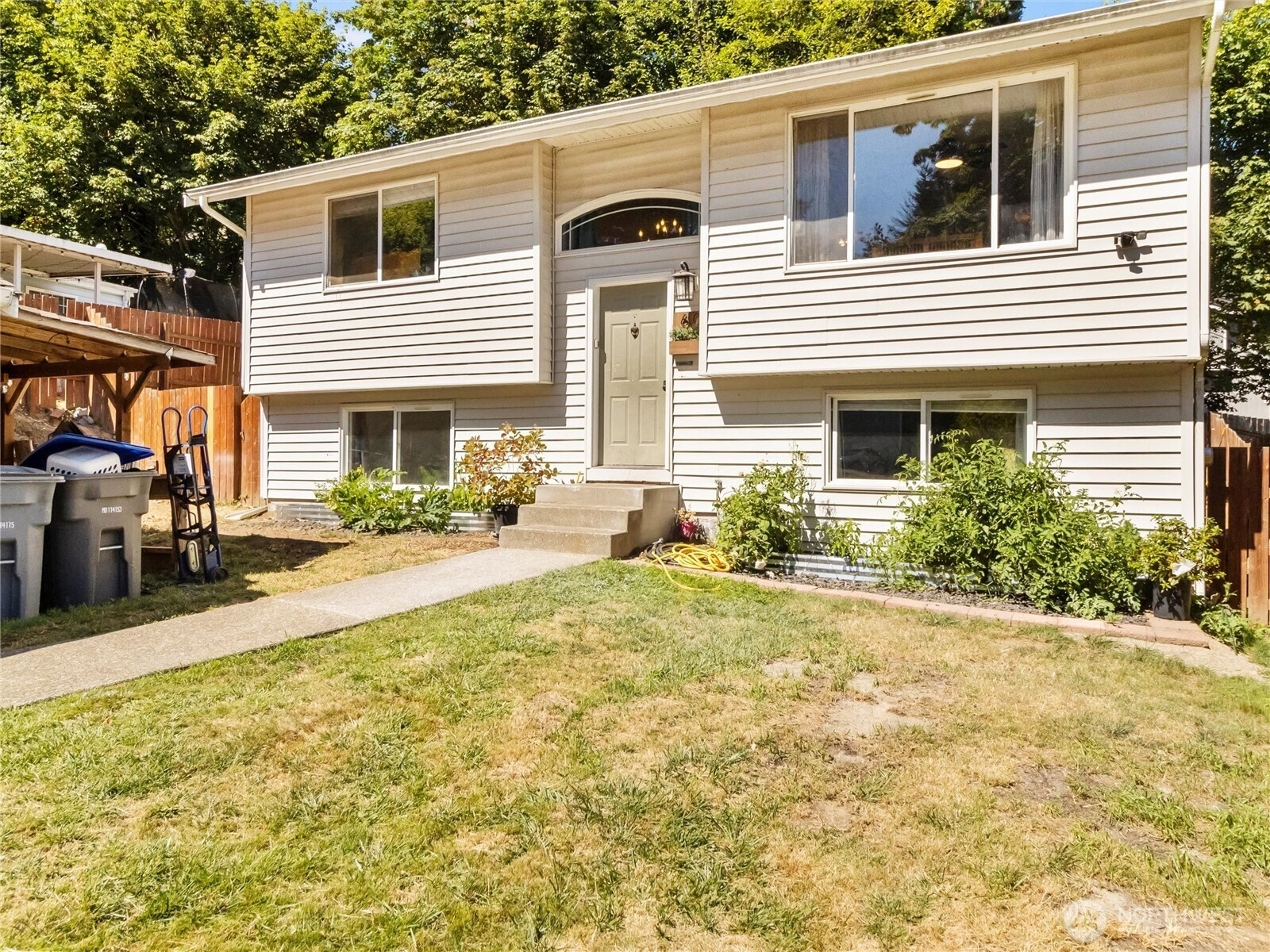 60 NE Lorrain Court, Belfair, WA 98528