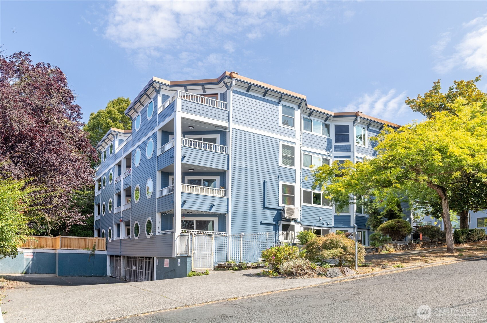 303 13th Avenue E, Seattle, WA 98102