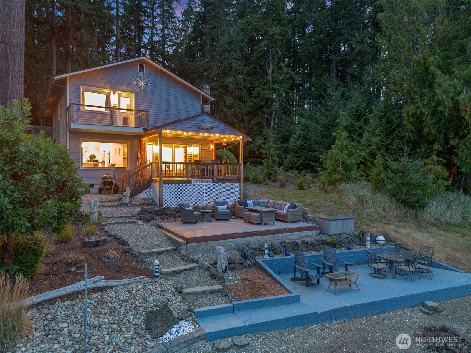 32 Grapeview Pt. Road, Allyn, WA 98524