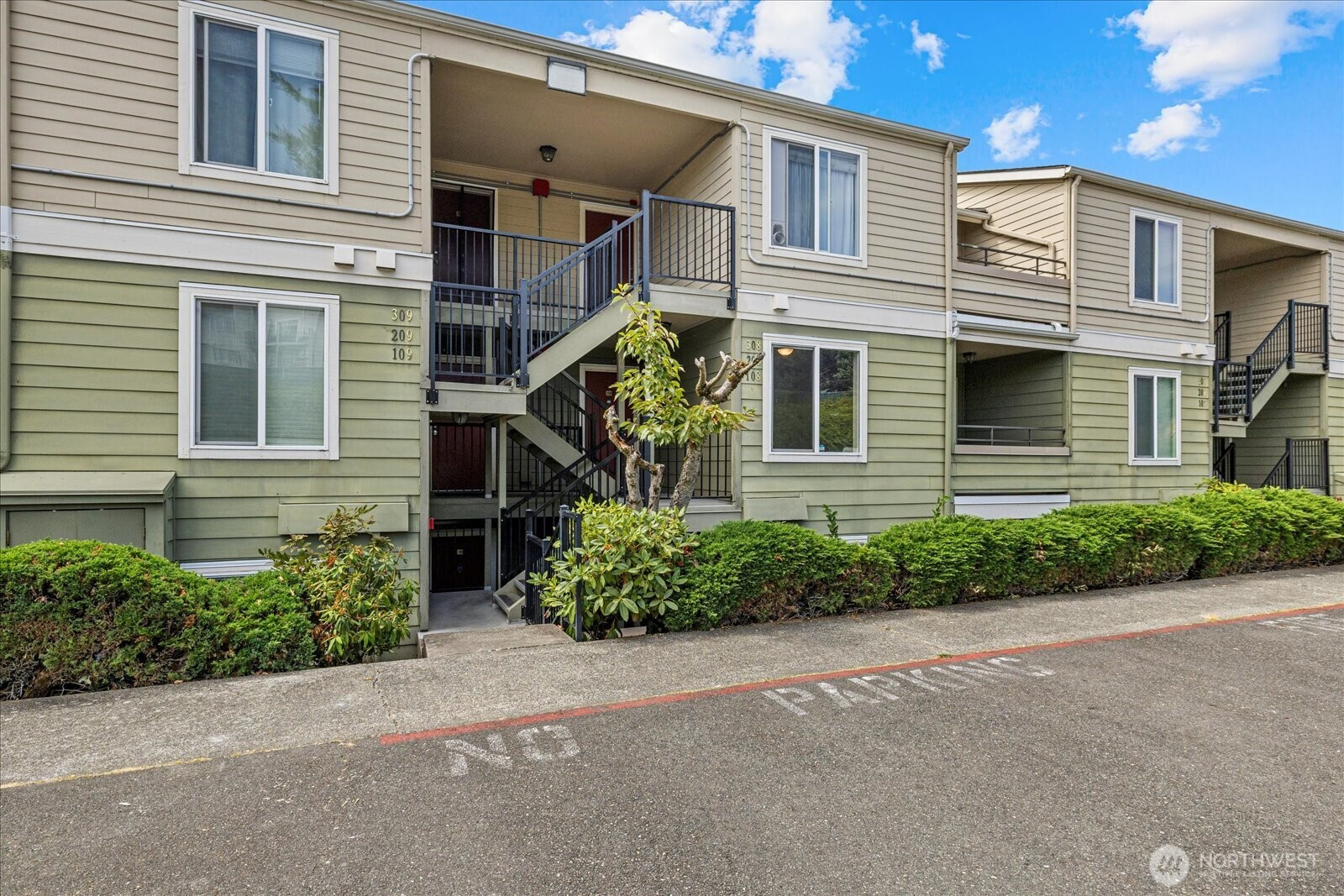 3233 NE 12th Street, Renton, WA 98056
