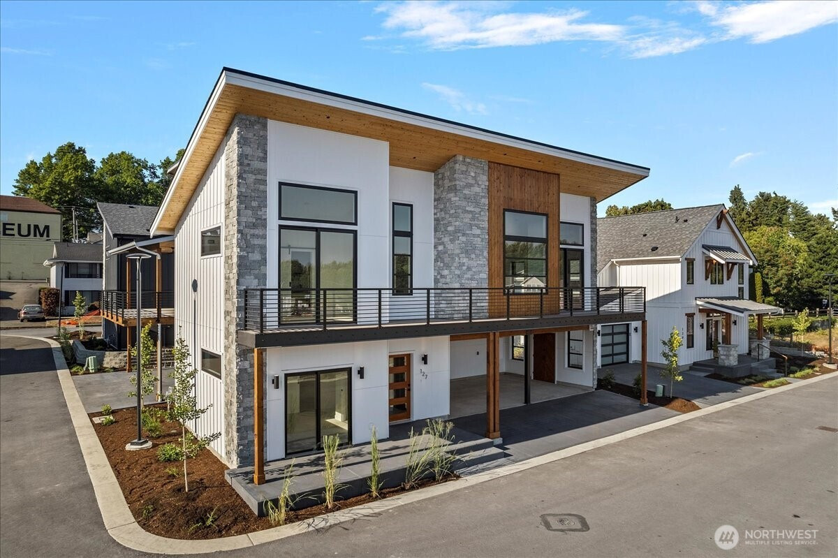 208 Skipping Stone Loop, Lynden, WA 98264