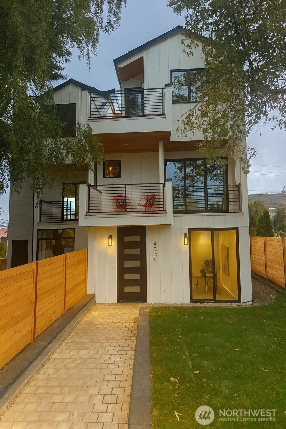 4402 52nd Avenue SW, Seattle, WA 98116