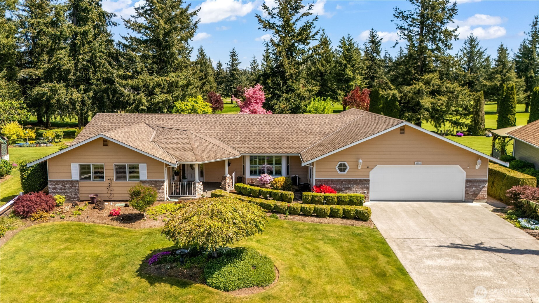 6888 Golf View Dr, Lynden, WA 98264