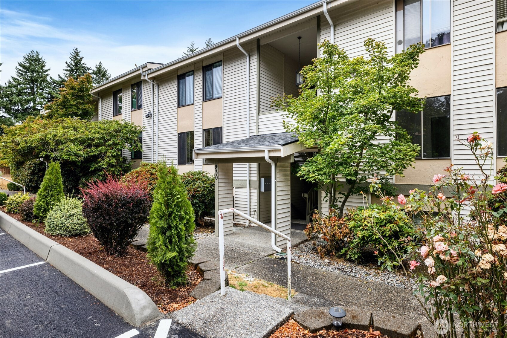 830 Kirkland Way, Kirkland, WA 98033