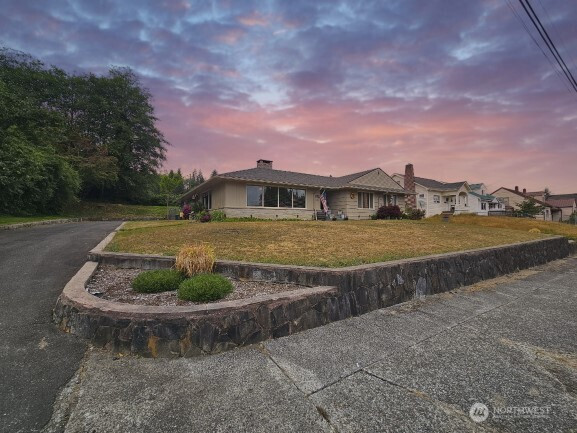 958 Fowler Street, Raymond, WA 98577