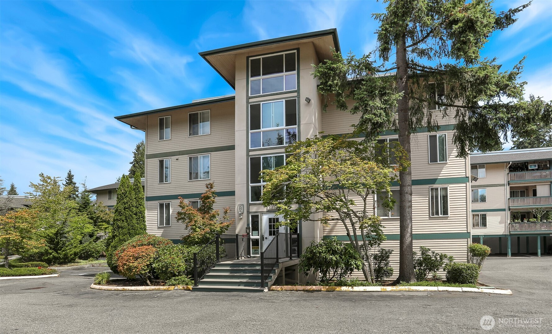5630 200th Street SW, Lynnwood, WA 98036