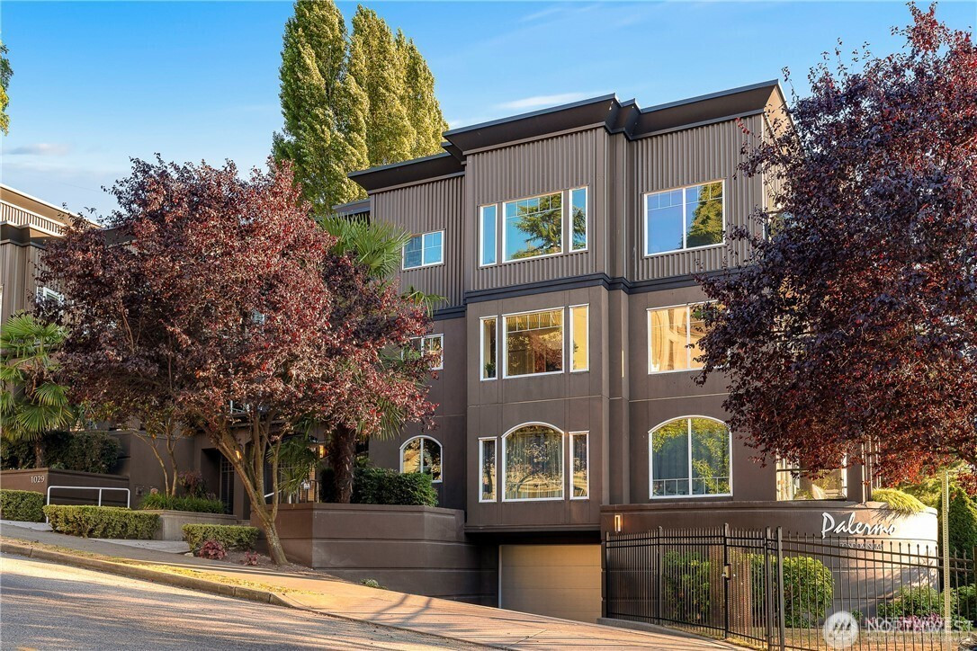 1029 Belmont Avenue E, Seattle, WA 98102