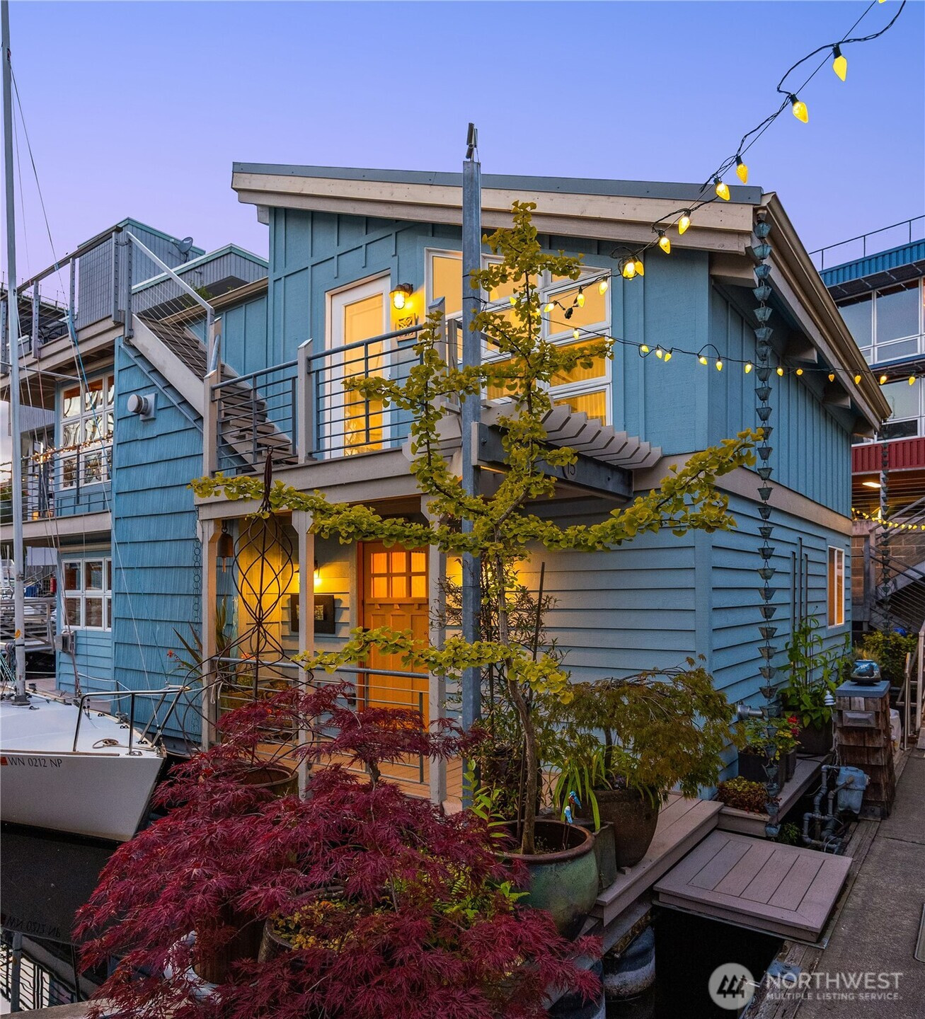 933 N Northlake Way, Seattle, WA 98103