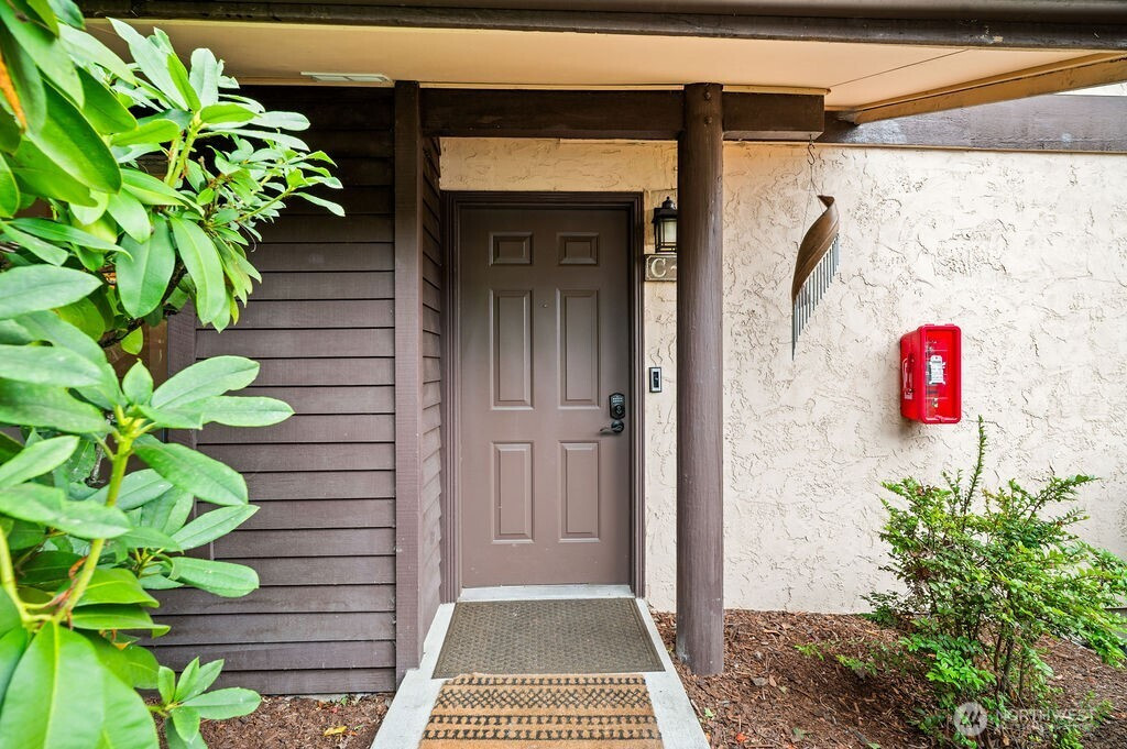 132 Summit Avenue N, Kent, WA 98030