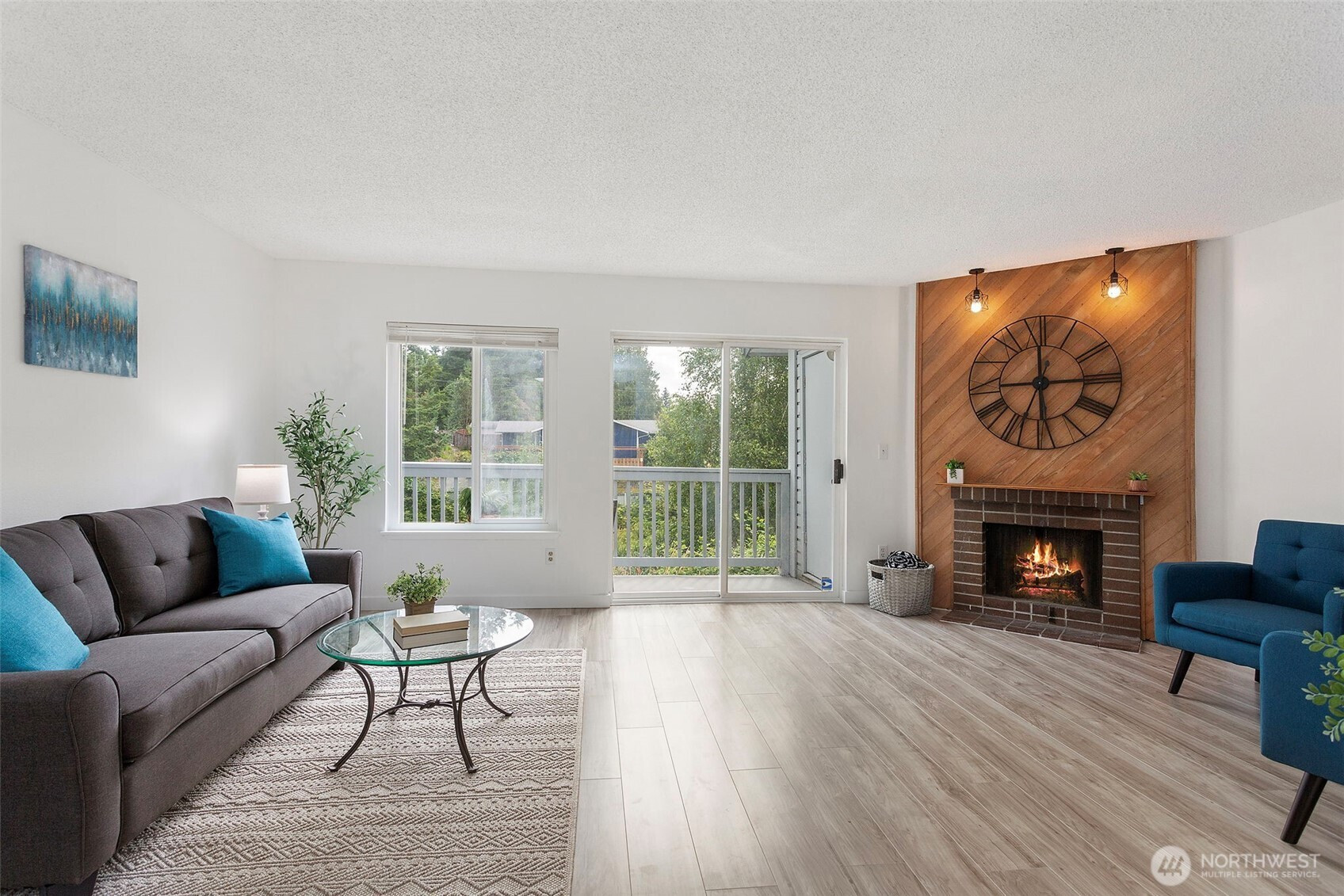 8823 Holly Drive, Everett, WA 98208