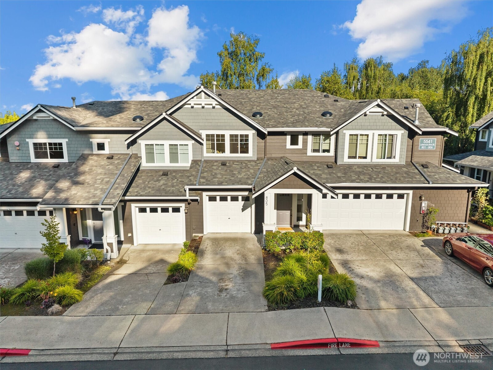 5541 Lakemont Boulevard SE, Bellevue, WA 98006