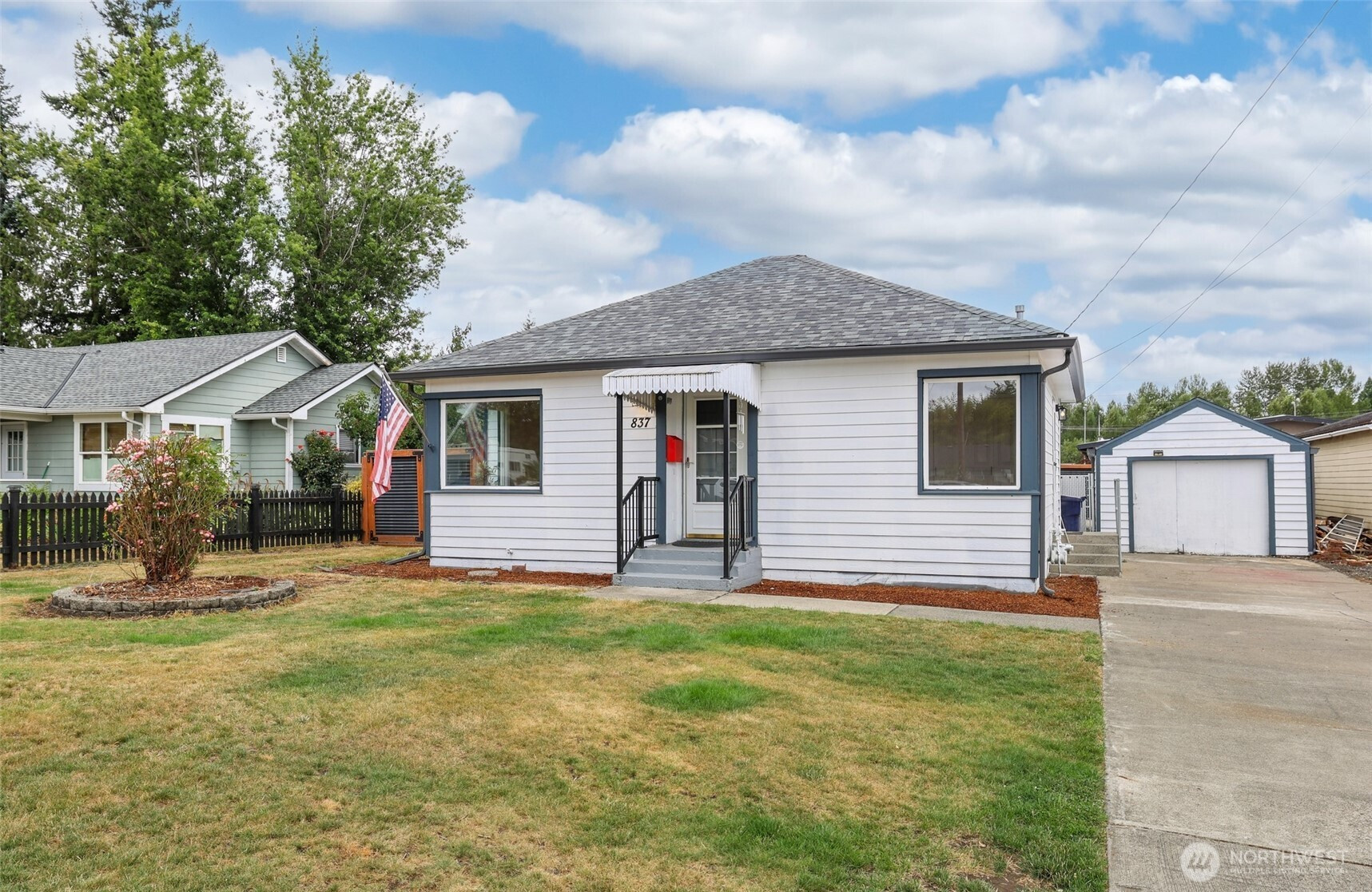 837 Myrtine Street, Enumclaw, WA 98022
