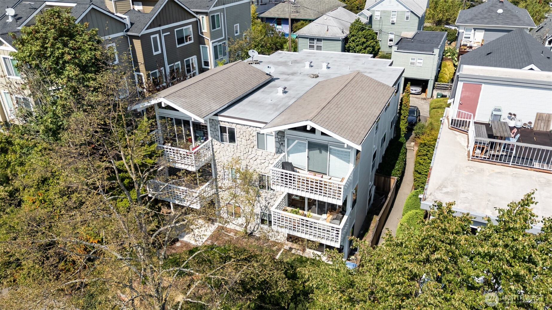 940 N 35th Street, Seattle, WA 98103