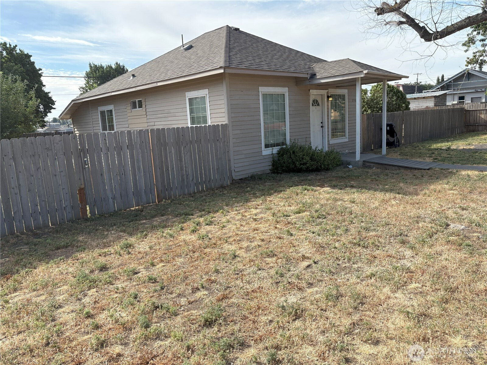 230 NW D Street, Ephrata, WA 98823